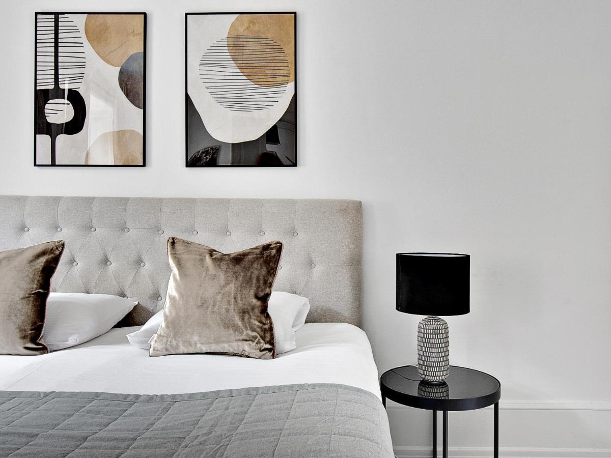 Sanders Stage - Perfectly Planned Three-Bedroom Apartment Near Nyhavn โคเปนเฮเกน ภายนอก รูปภาพ
